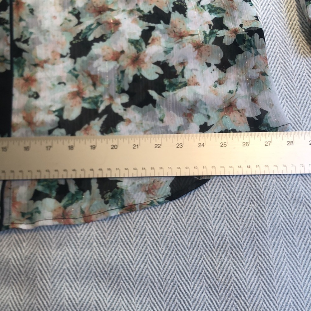 LIZ Claiborne 1X Sheer Blouse Floral PIT TO PIT 26"  corals, greens, Preworn - Picture 11 of 15